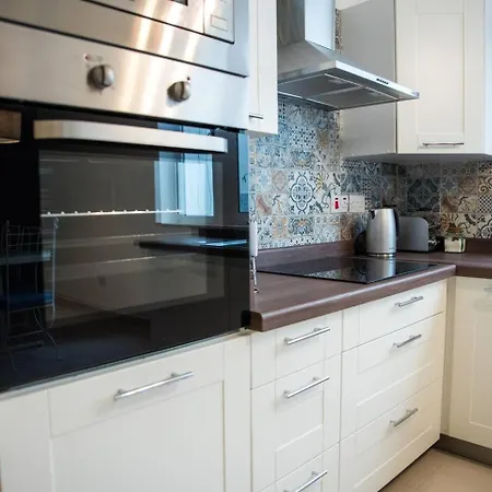 Lovely 1bed Maisonette Qawra By Homely *