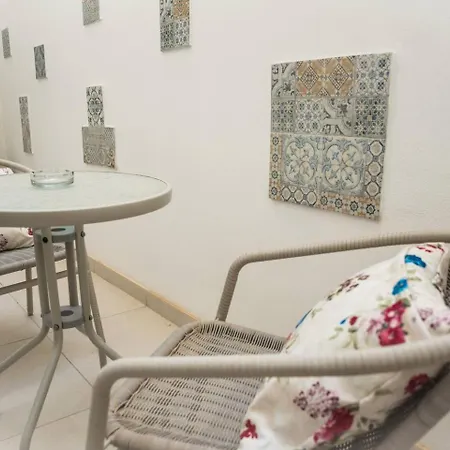 Lovely 1bed Maisonette Qawra By Homely Semesterbostad St. Paul's Bay